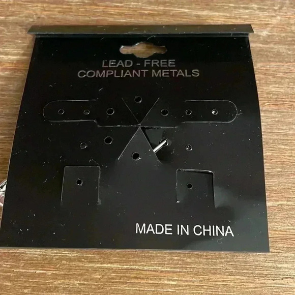 Lauren-Spencer Red Shoe Crystal Brooch NEW - Picture 2 of 11